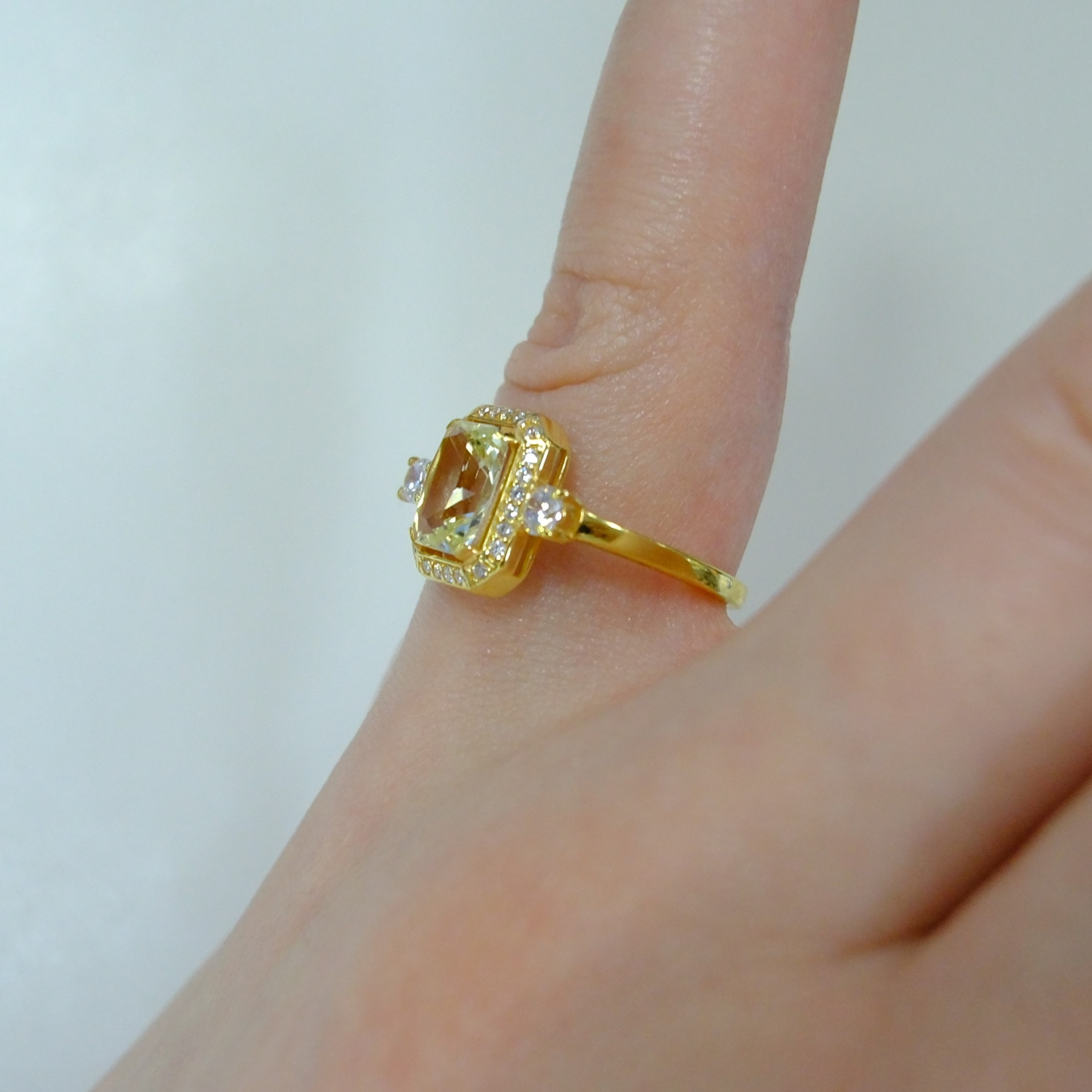Серебряное кольцо с цитрином